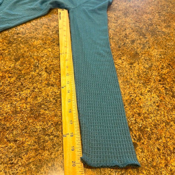 Zenana Snap Button Long Sleeve Henley Top Teal Blue Womens Size Small - Picture 6 of 8